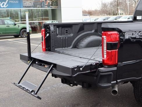 New 2026 Ford F350 Lariat w/ Black Appearance Package image 22