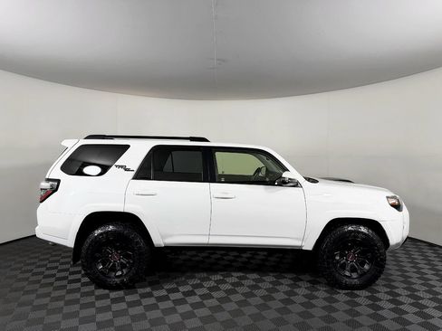 Used 2023 Toyota 4Runner TRD Off-Road Premium w/ Moonroof Package AWD/4WD image 9