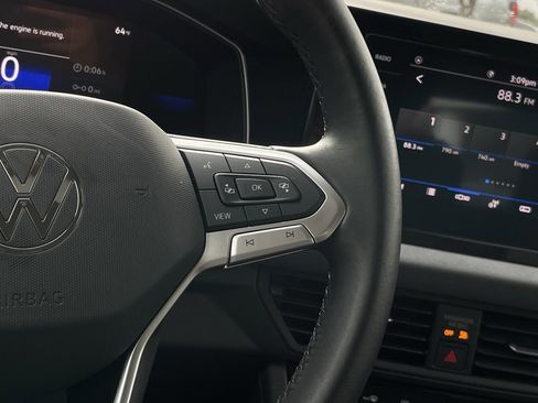 Used 2025 Volkswagen Jetta SE image 14