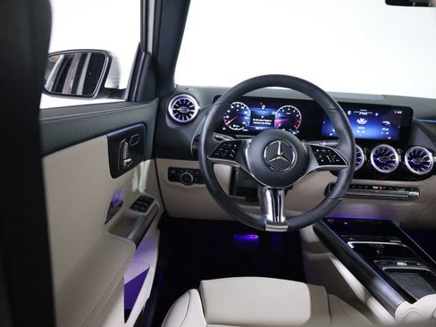 Used 2026 Mercedes-Benz GLA 250 4MATIC image 46