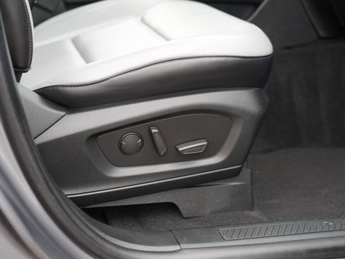 Used 2021 Ford Explorer XLT w/ Equipment Group 202A image 36