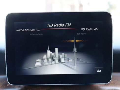 Used 2018 Mercedes-Benz GLA 250 4MATIC image 36