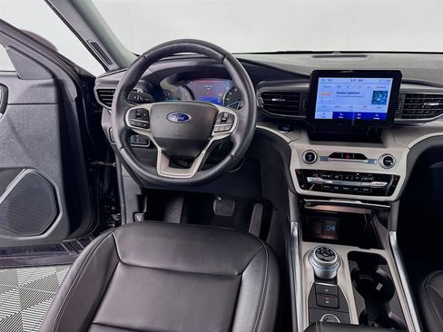 Used 2022 Ford Explorer XLT w/ Equipment Group 202A image 22