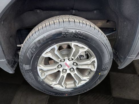 Certified 2025 GMC Sierra 1500 SLT AWD/4WD image 10