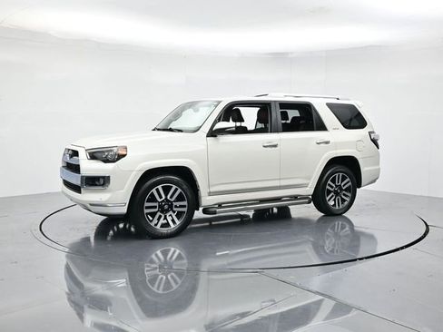 Used 2016 Toyota 4Runner SR5 image 5