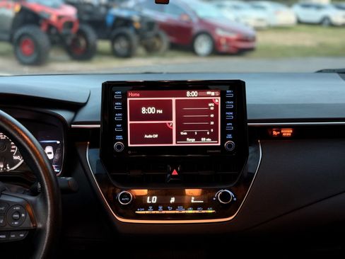Used 2022 Toyota Corolla LE FWD image 23
