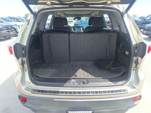 Used 2015 Toyota Highlander Limited Platinum image 17