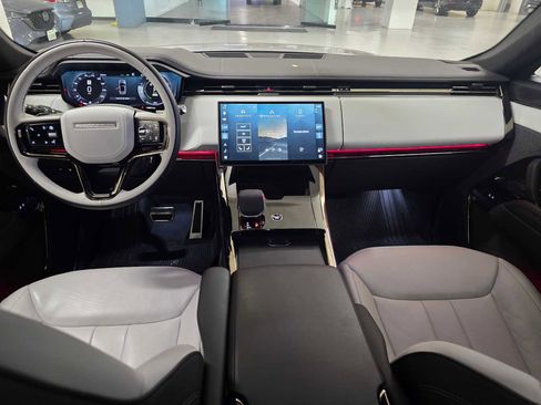 Used 2025 Land Rover Range Rover Sport Autobiography image 20