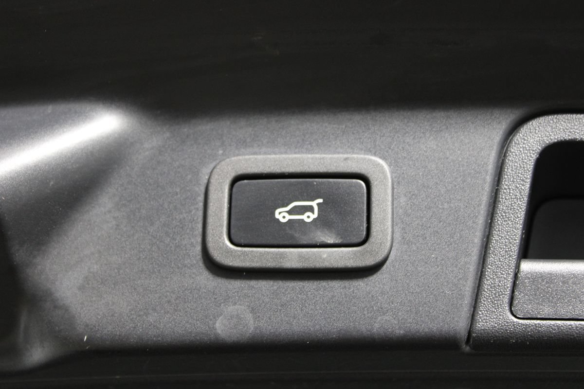 Used 2021 Land Rover Range Rover Velar R-Dynamic HSE AWD/4WD image 33