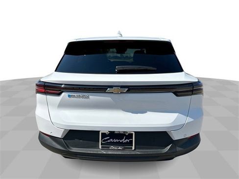New 2025 Chevrolet Equinox EV LT image 7