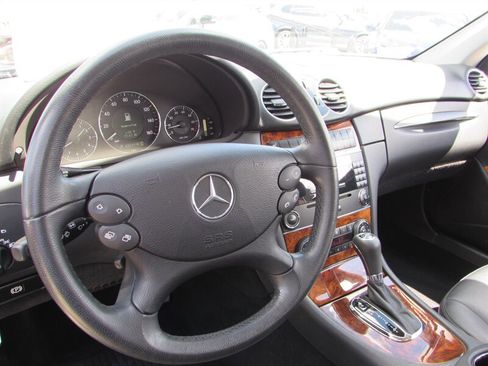 Used 2008 Mercedes-Benz CLK 350 Coupe image 13