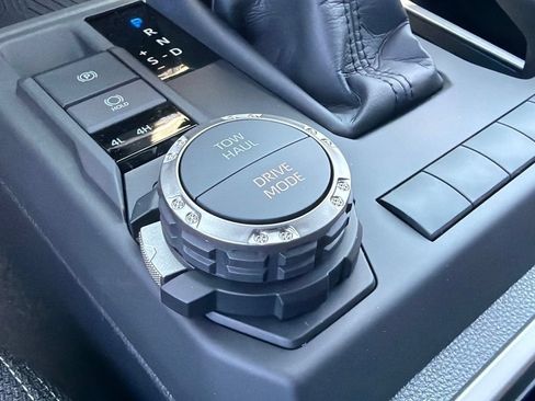 New 2026 Toyota 4Runner SR5 AWD/4WD image 26