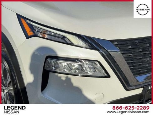 Used 2023 Nissan Rogue SV w/ SV Premium B Package image 10