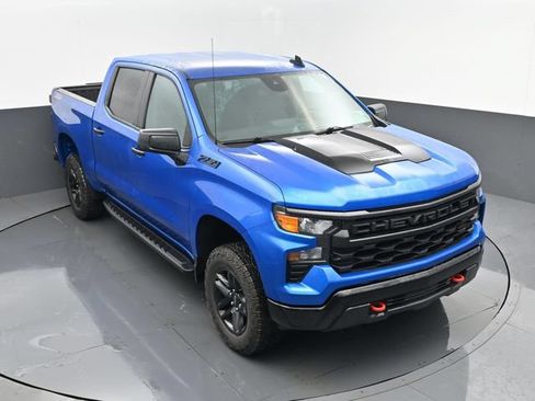 Used 2024 Chevrolet Silverado 1500 Custom Trail Boss w/ LPO, Dark Essentials Package AWD/4WD image 17