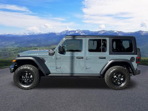 Used 2024 Jeep Wrangler Unlimited AWD/4WD image 2