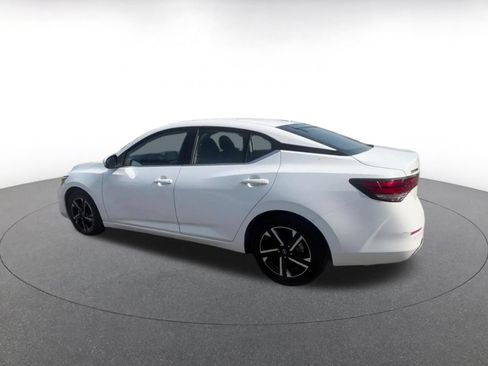 Used 2025 Nissan Sentra SV FWD image 10