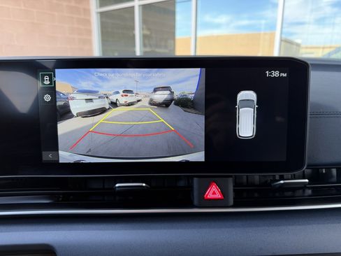 Used 2025 Kia Carnival EX image 20