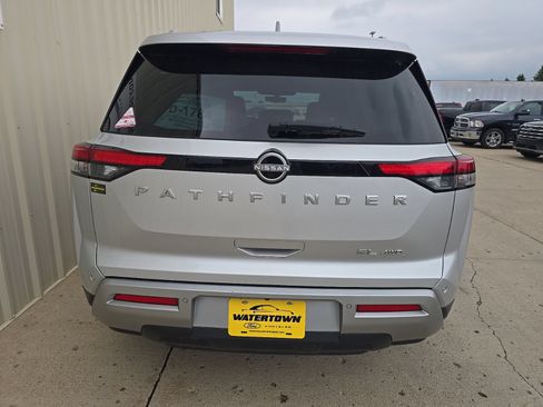 Used 2025 Nissan Pathfinder SL AWD/4WD image 6