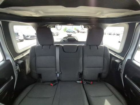 Used 2019 Jeep Wrangler Unlimited Sport S AWD/4WD image 19