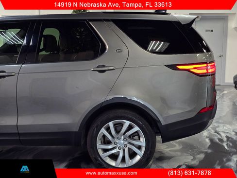 Used 2018 Land Rover Discovery HSE image 13