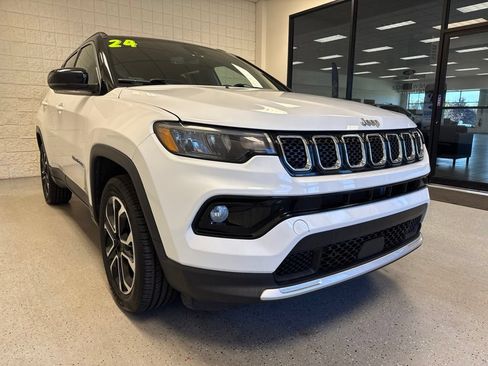 Used 2024 Jeep Compass Limited AWD/4WD image 9