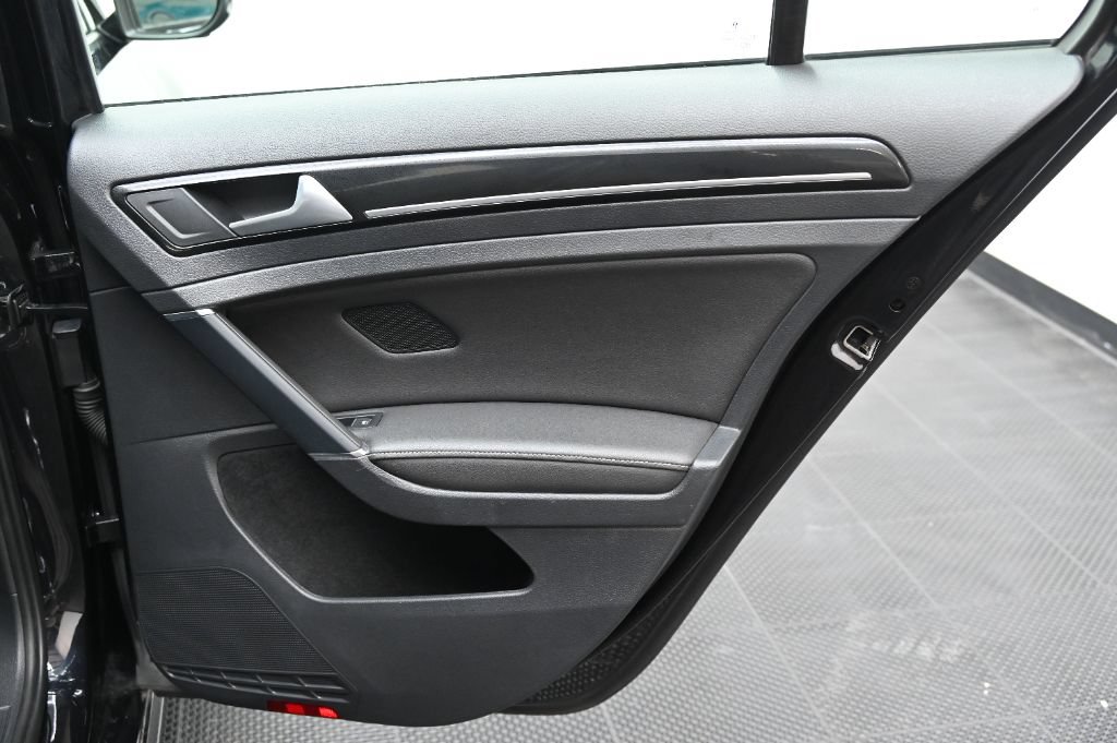Used 2019 Volkswagen Golf R 4-Door AWD/4WD image 44