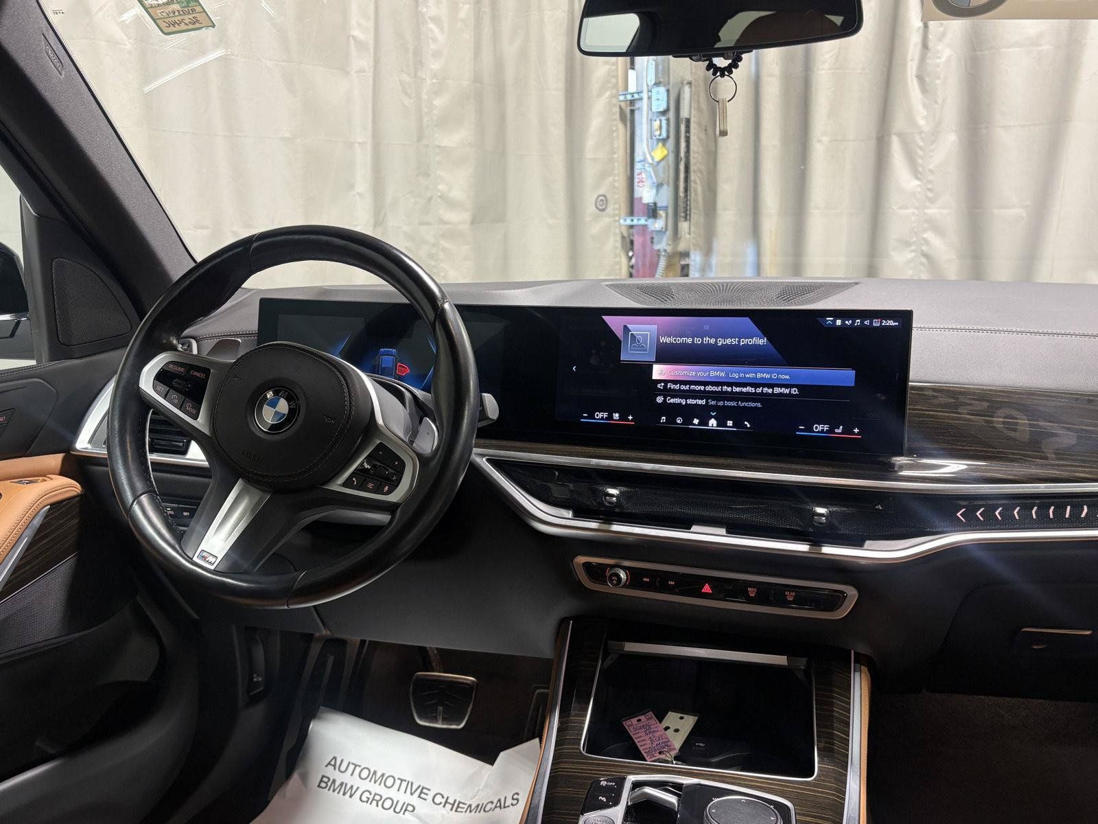 Used 2024 BMW X5 xDrive40i w/ M Sport Package AWD/4WD image 4