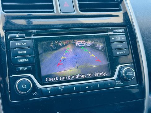 Used 2015 Nissan Versa Note FWD image 26