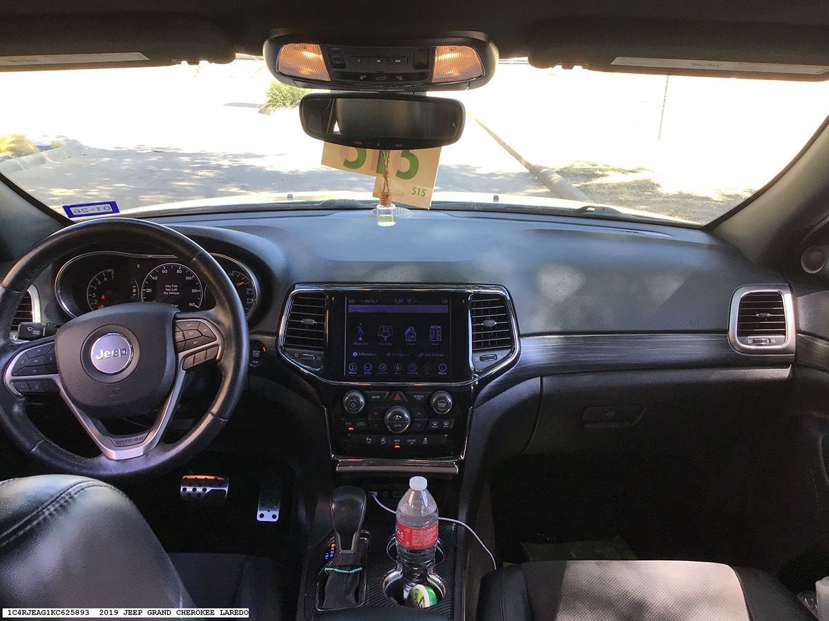 Used 2019 Jeep Grand Cherokee Altitude RWD image 12