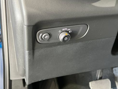 Used 2023 Buick Envision Essence AWD/4WD image 38