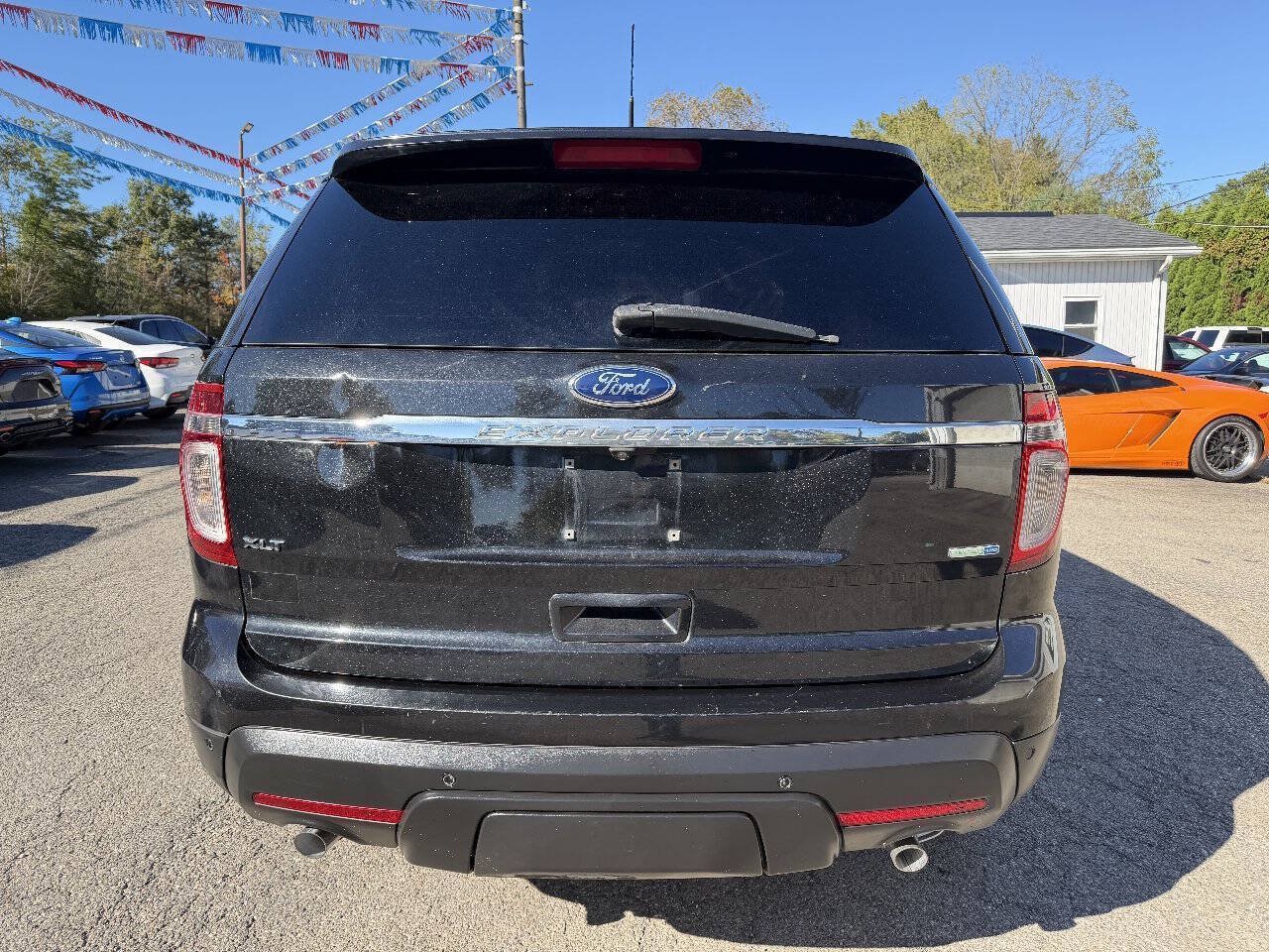 Used 2015 Ford Explorer XLT w/ Equipment Group 202A AWD/4WD image 6