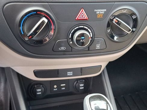 Used 2021 Hyundai Accent SEL FWD image 15