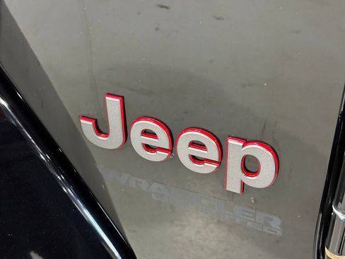 Used 2021 Jeep Wrangler Unlimited Rubicon w/ Uconnect 4C Nav & Sound Group AWD/4WD image 32