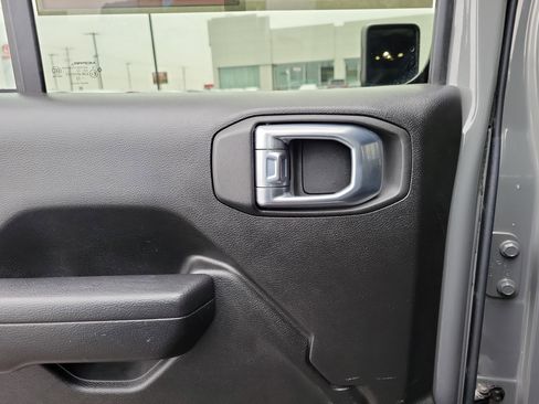 Used 2022 Jeep Wrangler Unlimited Sport image 12