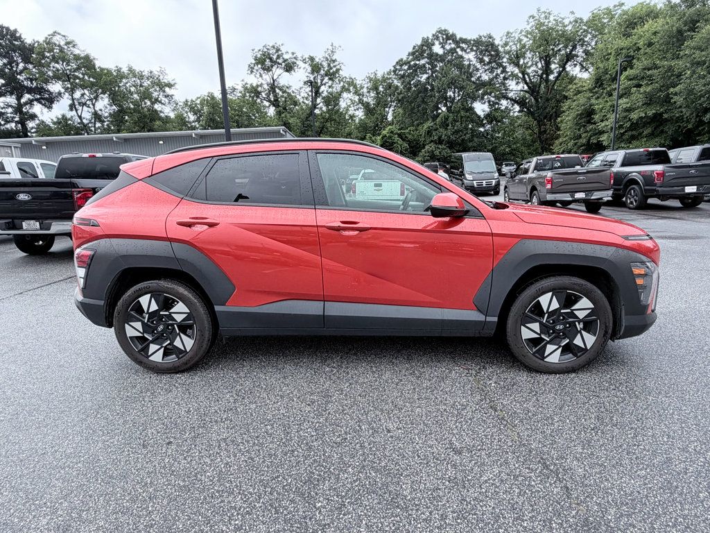 Used 2024 Hyundai Kona SEL FWD image 4