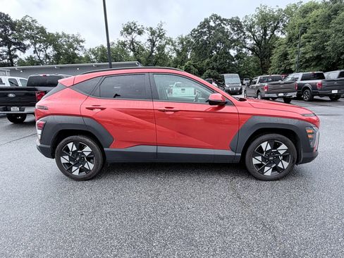 Used 2024 Hyundai Kona SEL FWD image 4