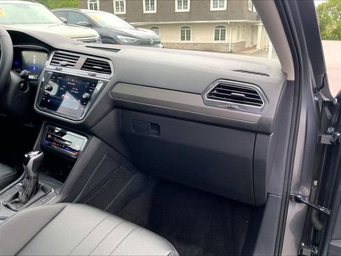 Used 2023 Volkswagen Tiguan SE w/ Panoramic Sunroof Package AWD/4WD image 21