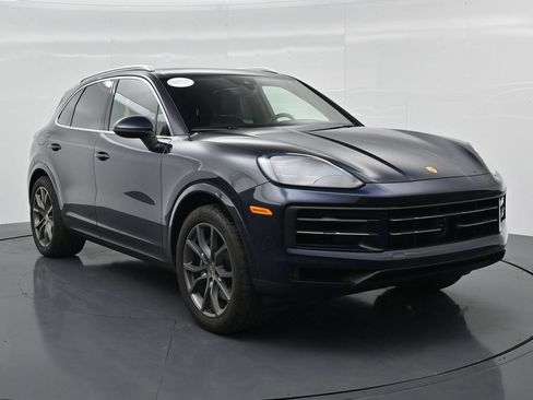 Certified 2024 Porsche Cayenne AWD/4WD image 9