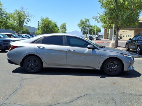 Certified 2023 Hyundai Elantra SEL FWD image 6