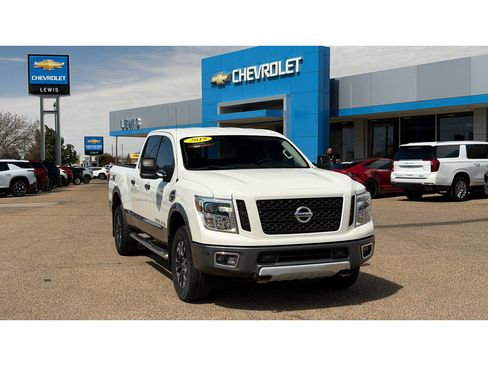 Used 2019 Nissan Titan PRO-4X w/ Pro-4x Convenience Package AWD/4WD image 2