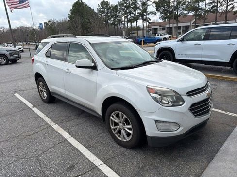 Used 2017 Chevrolet Equinox LT w/ Convenience Package image 3