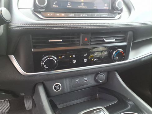 Used 2023 Nissan Rogue S image 21