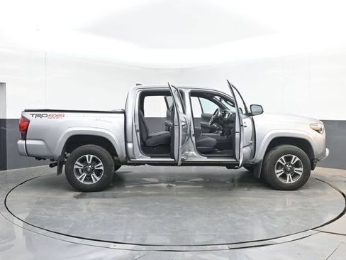 Used 2019 Toyota Tacoma TRD Sport AWD/4WD image 51