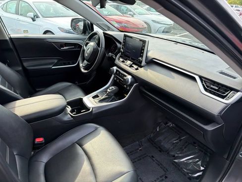 Certified 2022 Toyota RAV4 XLE Premium AWD/4WD image 10