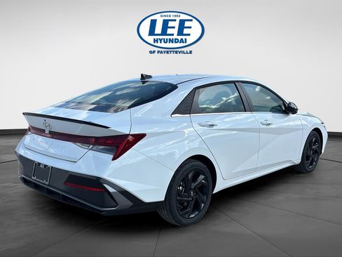 New 2026 Hyundai Elantra SEL Sport FWD image 4