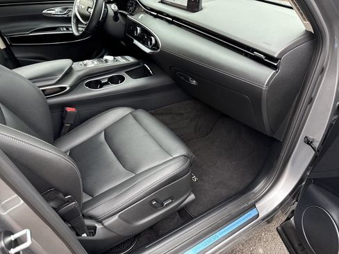 Used 2025 Genesis GV70 2.5T image 38