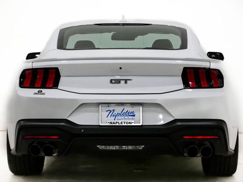 Used 2025 Ford Mustang GT Premium image 7
