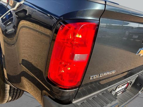 Used 2017 Chevrolet Colorado LT RWD image 29