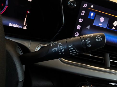 Used 2025 Chevrolet Trax LT FWD image 39