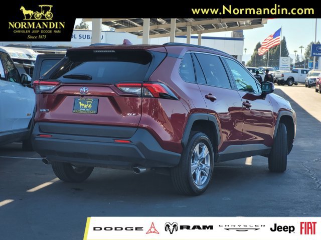 Used 2025 Toyota RAV4 XLE FWD image 4